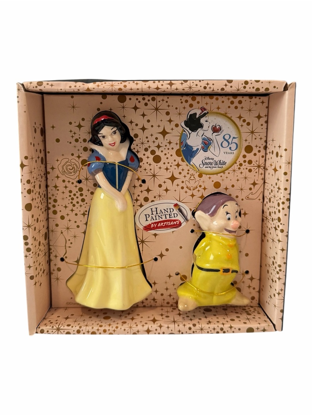 NEW Disney Snow White 85th Anniversary Ceramic Salt & Pepper Shaker Set